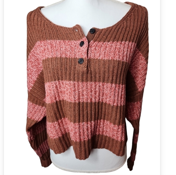American Eagle Outfitters Sweaters - American Eagle Outfitters Knitted Crop Sweater Medium